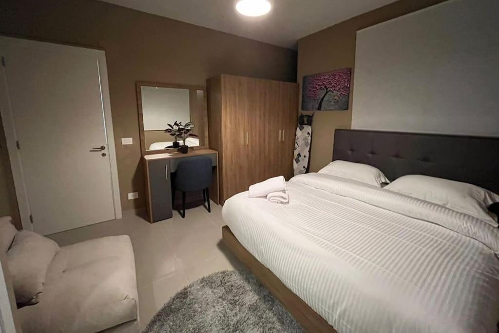Bird Nest 2-br In Ashrafieh Apartment Beirut